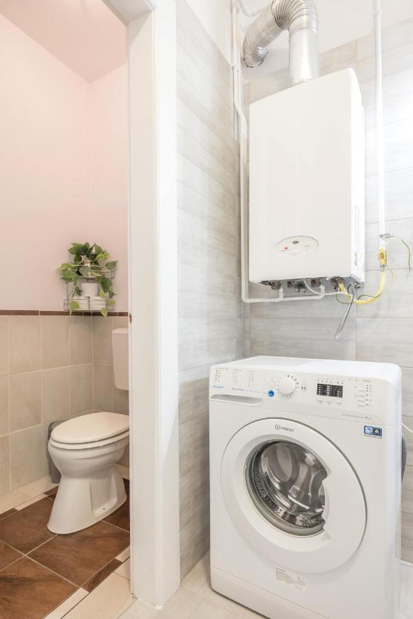 Downtown Tranquility Apartment Budapest Bagian luar foto