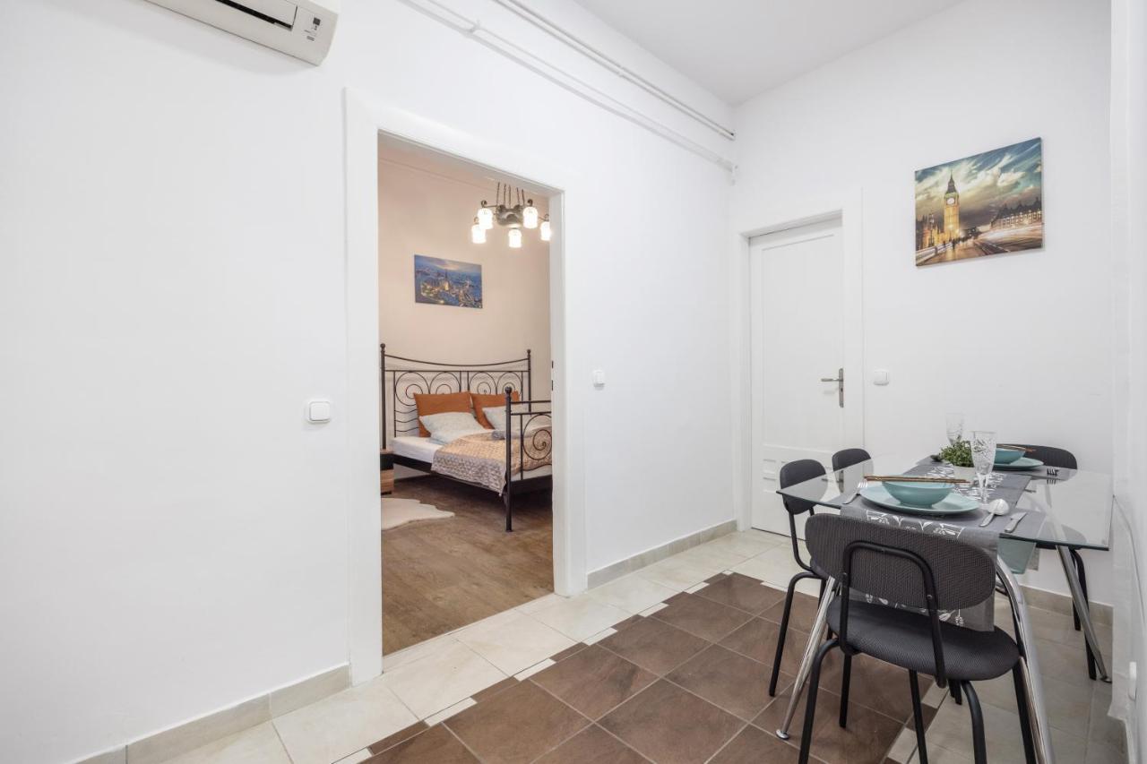 Downtown Tranquility Apartment Budapest Bagian luar foto
