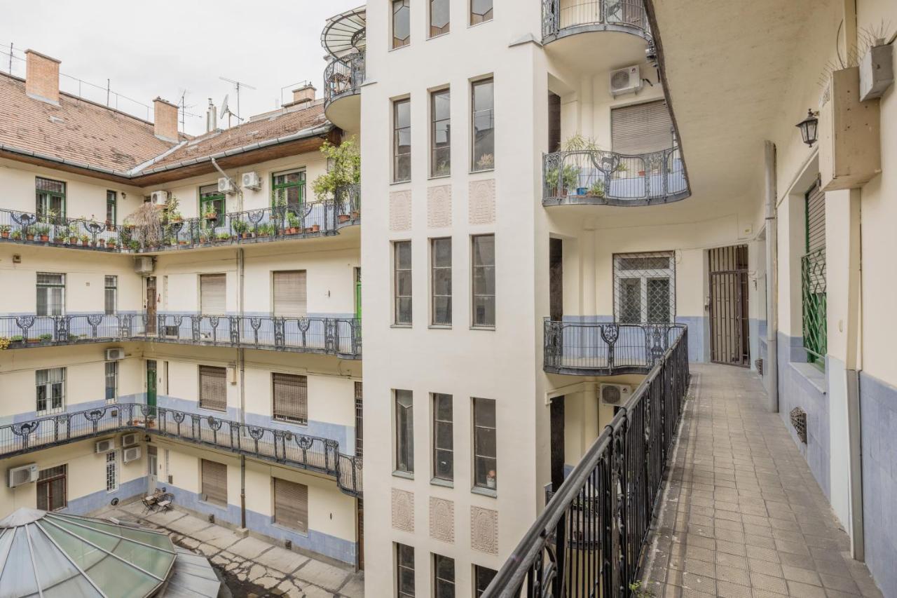 Downtown Tranquility Apartment Budapest Bagian luar foto